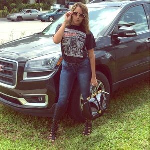 Meet your Posher, Whitney